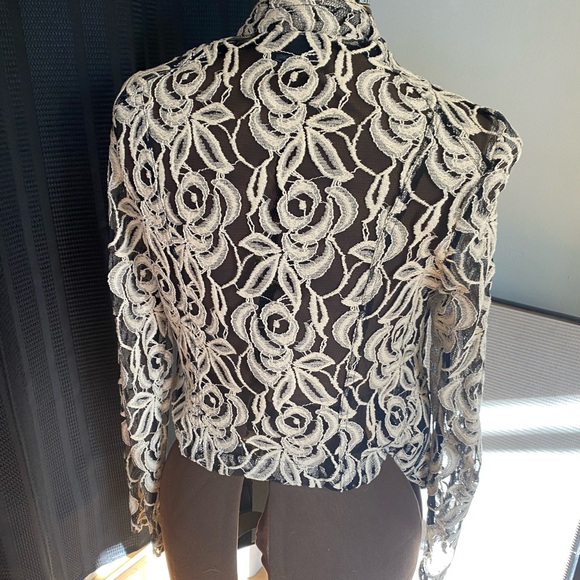 I.N.C. International Concepts, Heavy lace unlined jacket size small - Picture 5 of 11